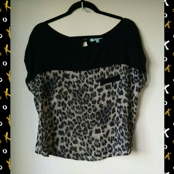 💥3/$12 The Arte by Zenana Large Black Leopard Print Blouse - Picture 1 of 10